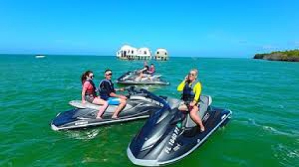 7 Best Places To Jet Ski In Florida [Essential Trips]